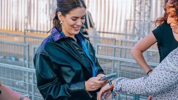 Validación de entrada con QR desde el celular en el acceso a un evento